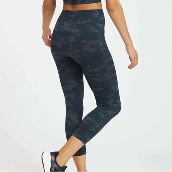 SPANX Look At Me Now Seamless Leggings Gray Camo Sz L #FL3515 NWOT - Picture 2 of 6